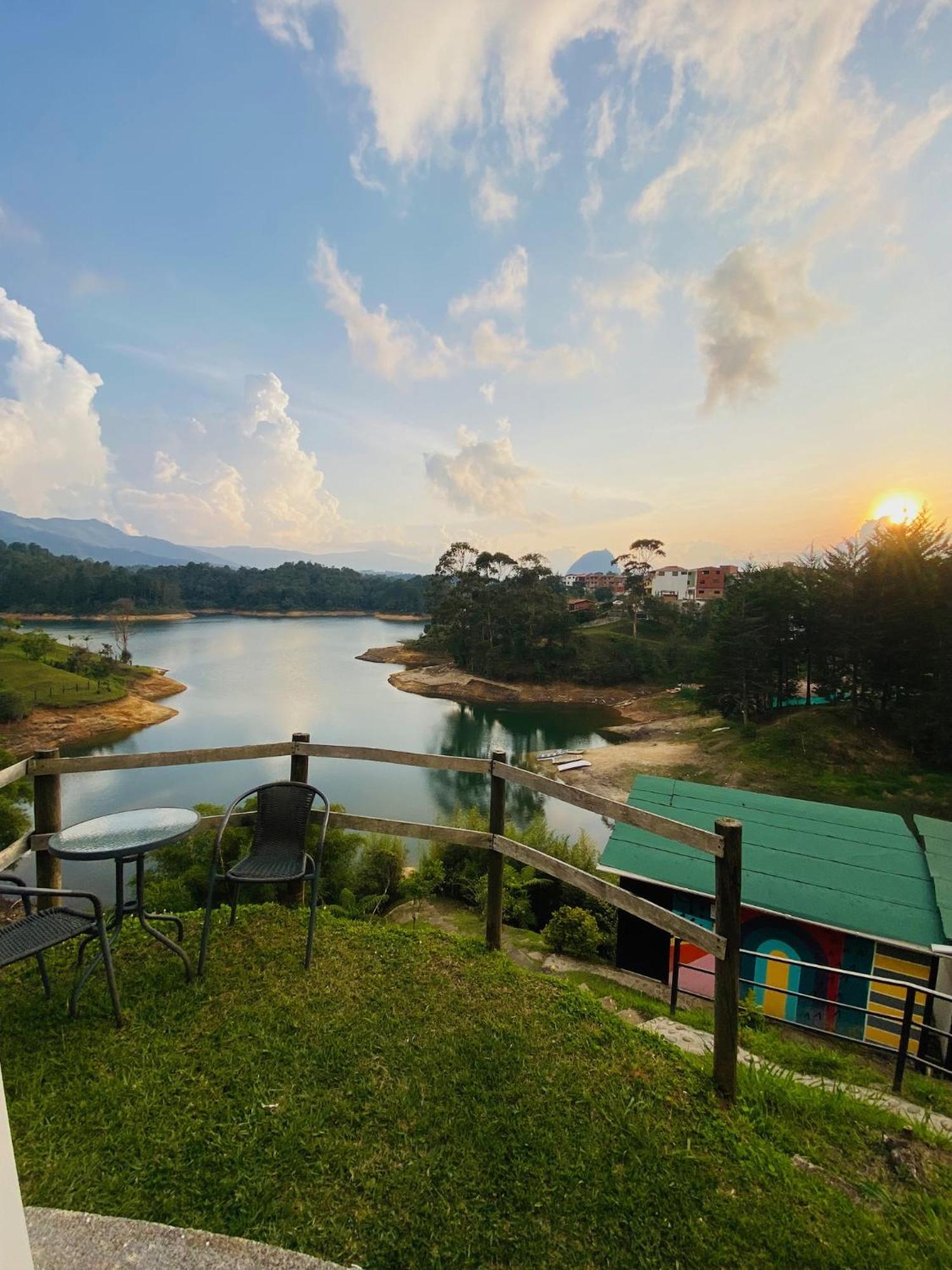 La Madriguera Hotel กัวตาเป ภายนอก รูปภาพ