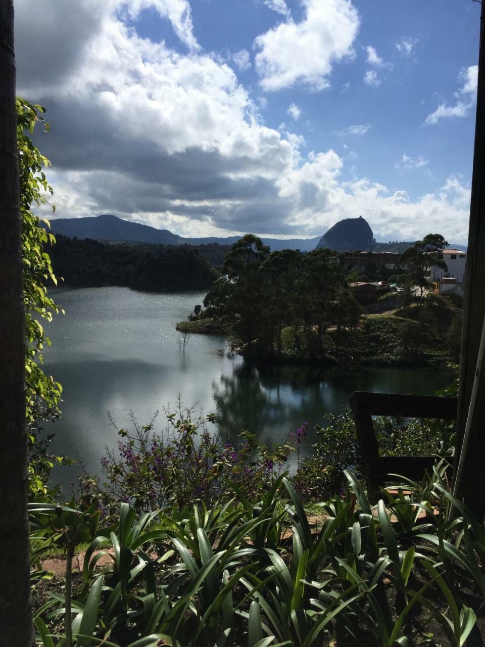 La Madriguera Hotel กัวตาเป ภายนอก รูปภาพ